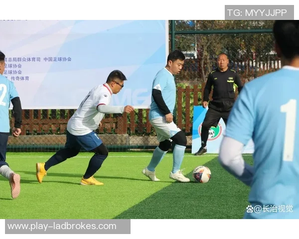 足球近况分析：各大联赛战况回顾与未来走势展望